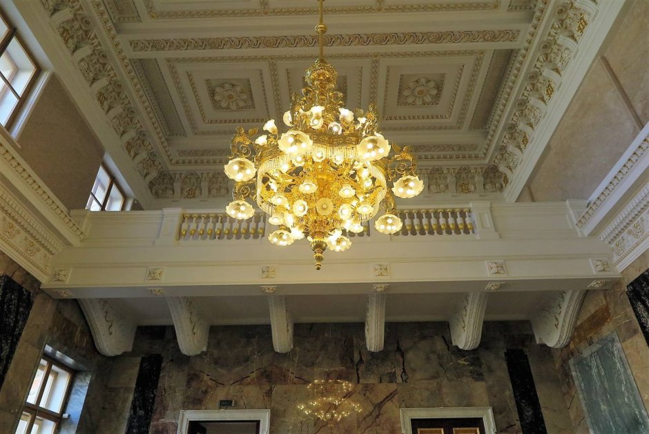 Гатчинский дворец белый зал аванзал
