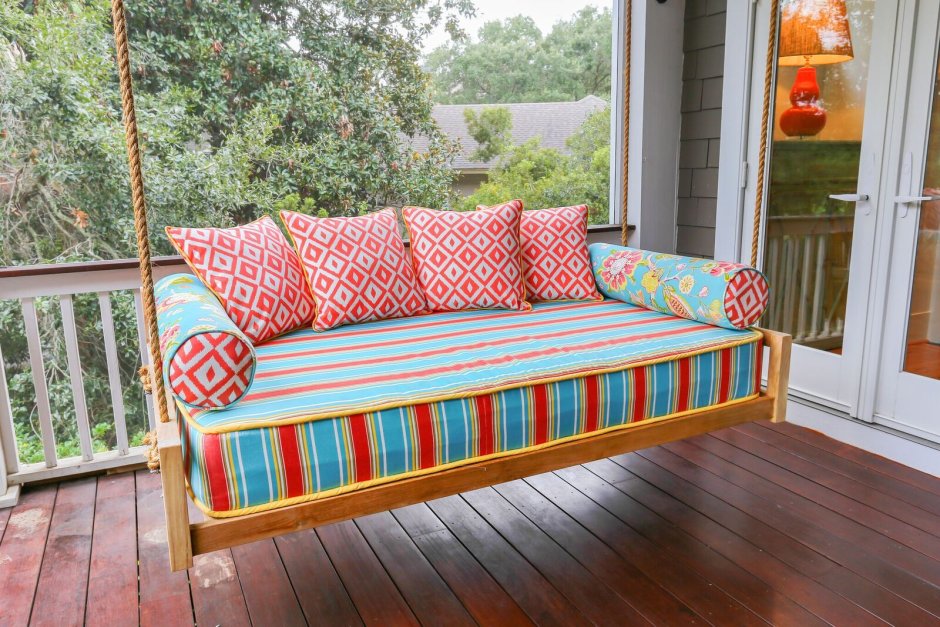 Садовый диван из паллет