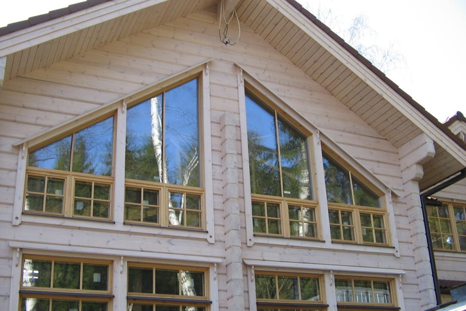 Деревянные окна со шпросами