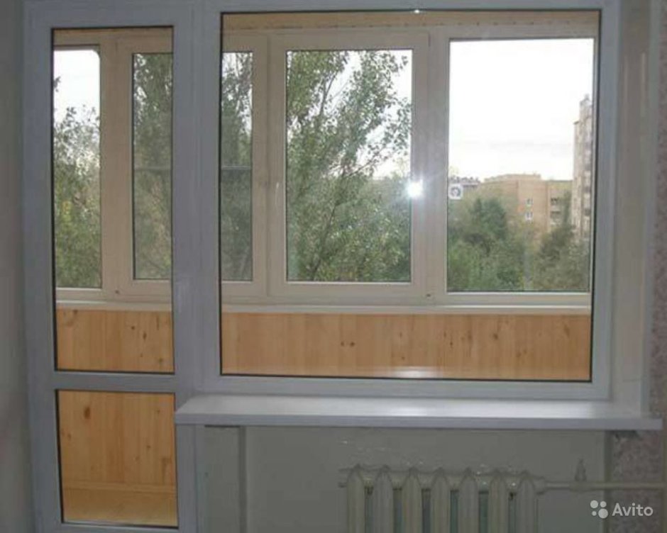Шкаф на балкон с окном