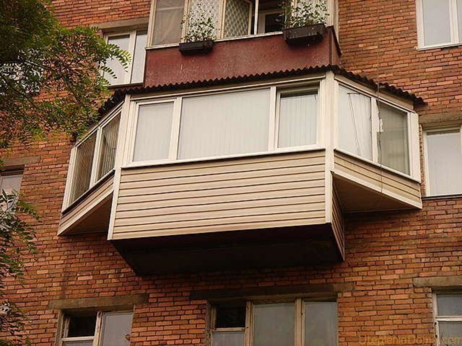 Остекление маленького балкона