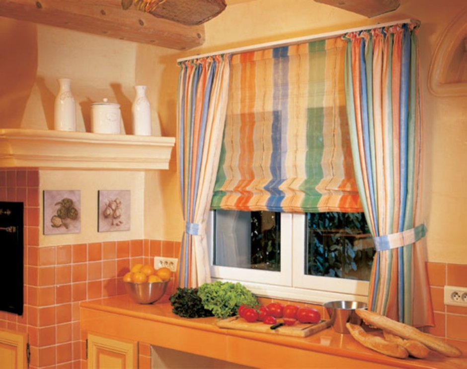 Римская штора на кухню
