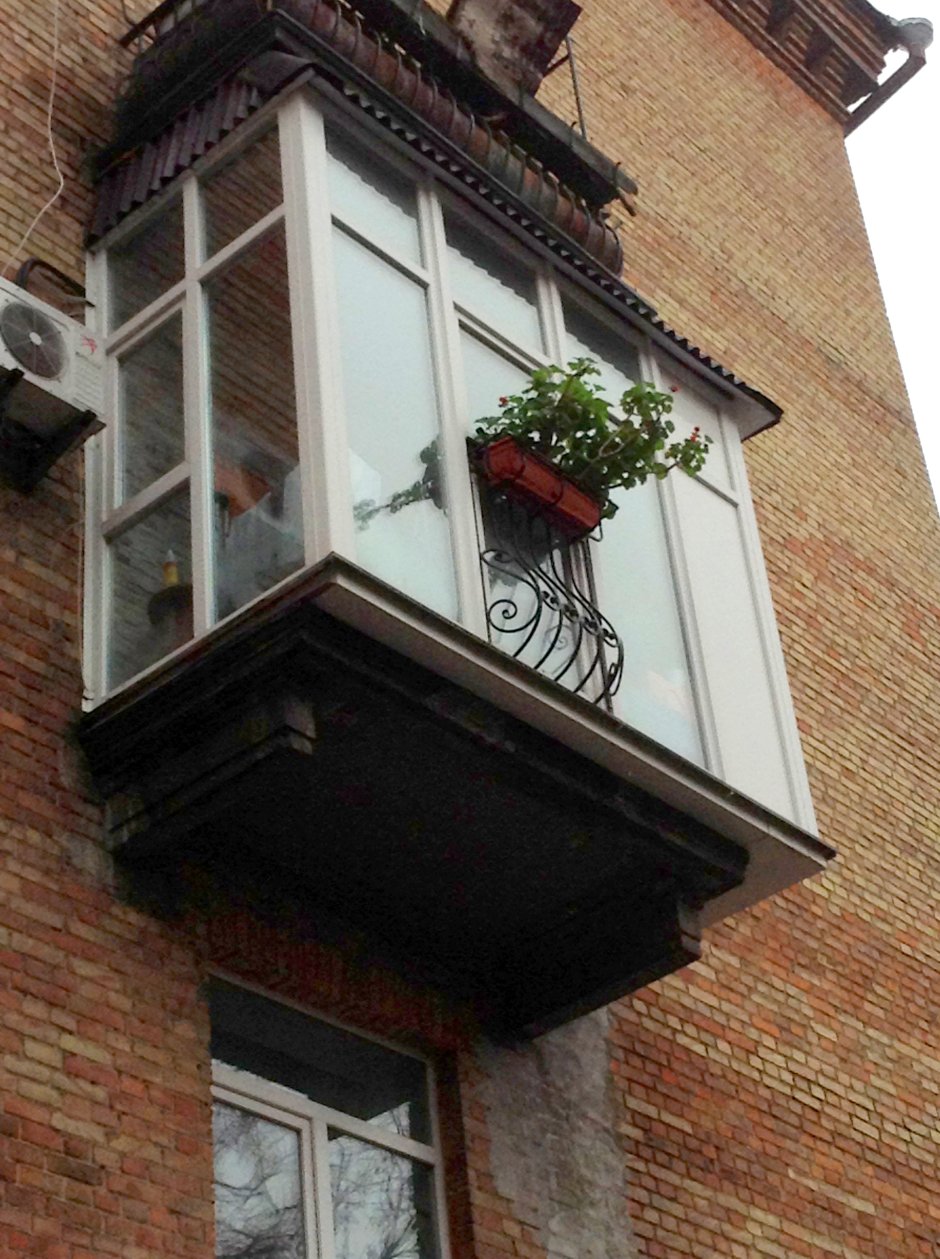 Красивый балкон в хрущевке
