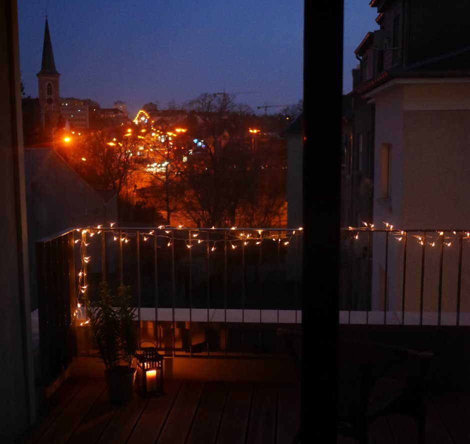 Балкон вечером
