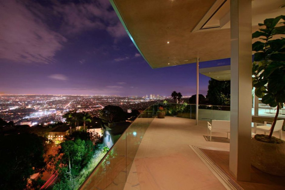 Hollywood Hills вид на Лос Анджелес