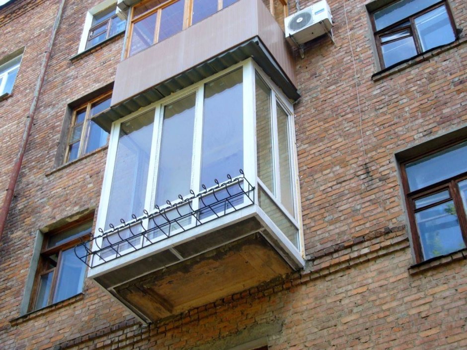 Остекление сталинских балконов