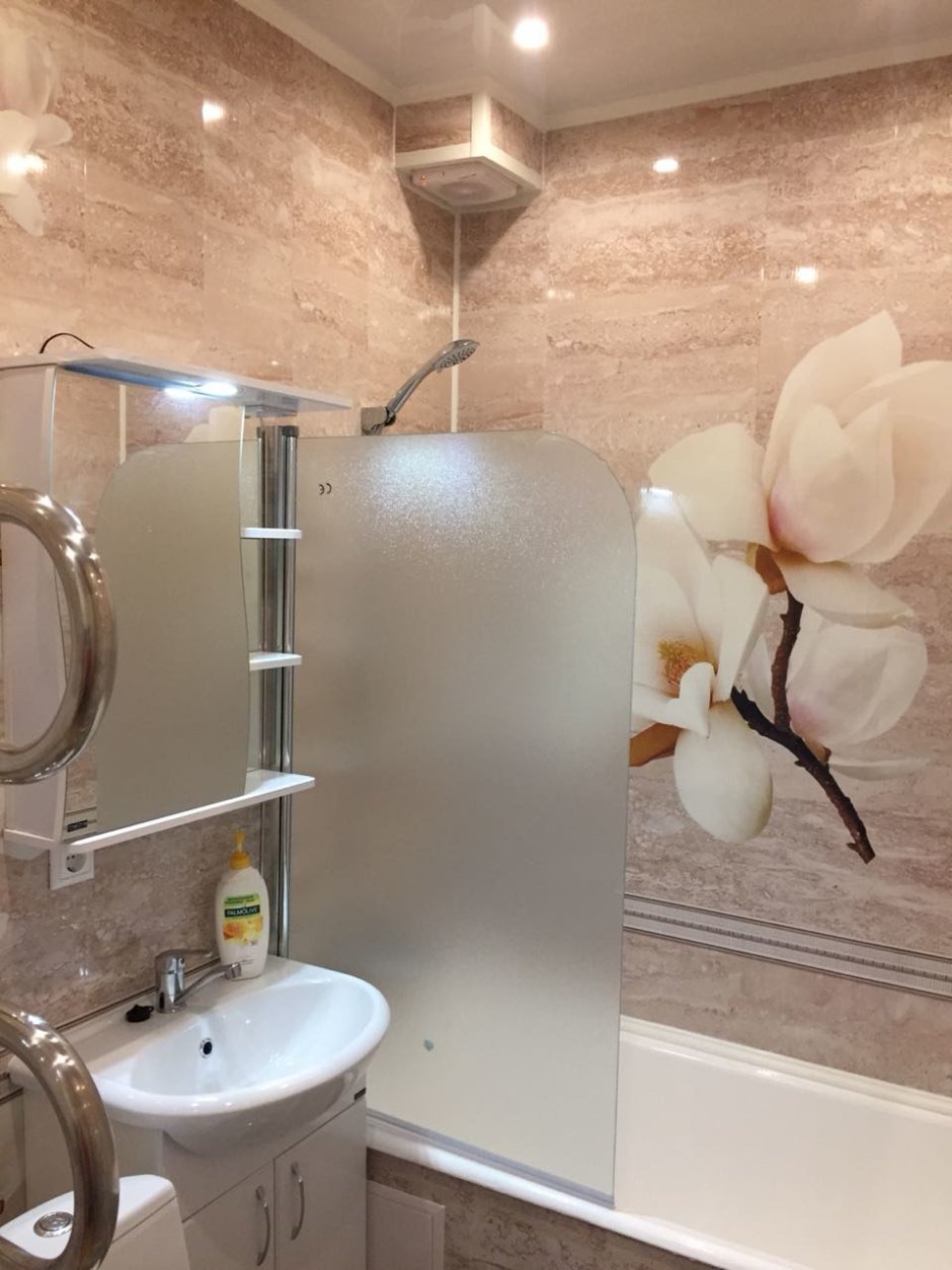 Панель ПВХ для ванной комнаты цветы