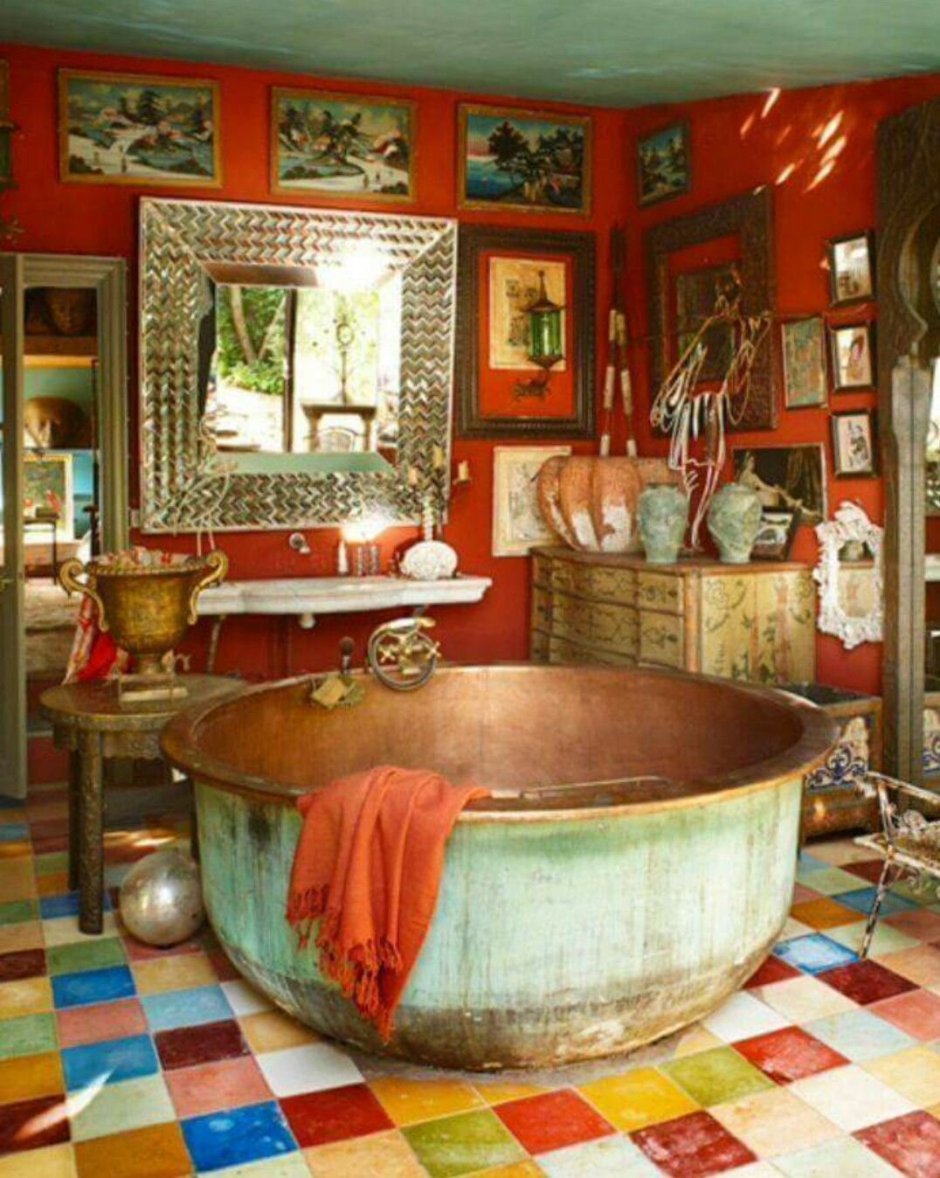 Большая ванная в богемном стиле