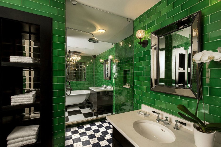 Темно зеленая ванная комната