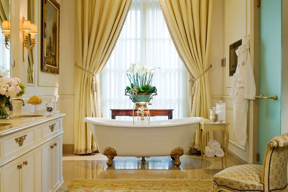 Классические шторы для ванной комнаты