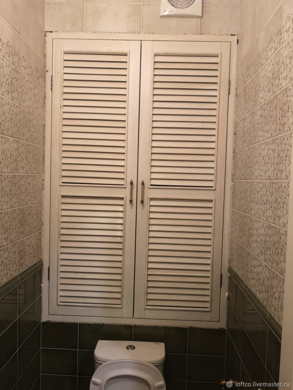 Жалюзийные дверцы в ванной