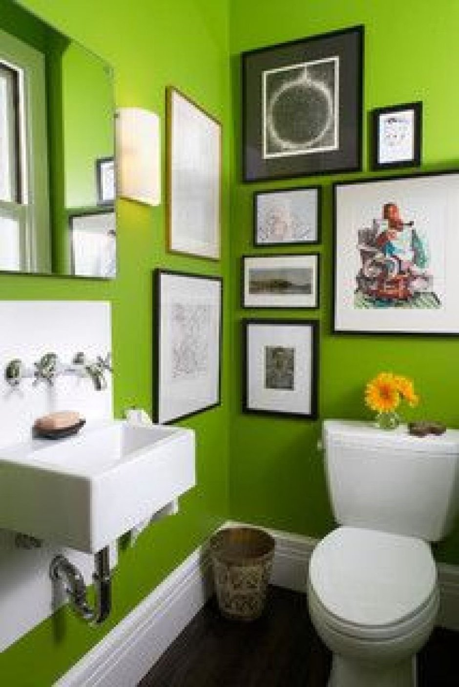 Зеленый цвет в интерьере туалета
