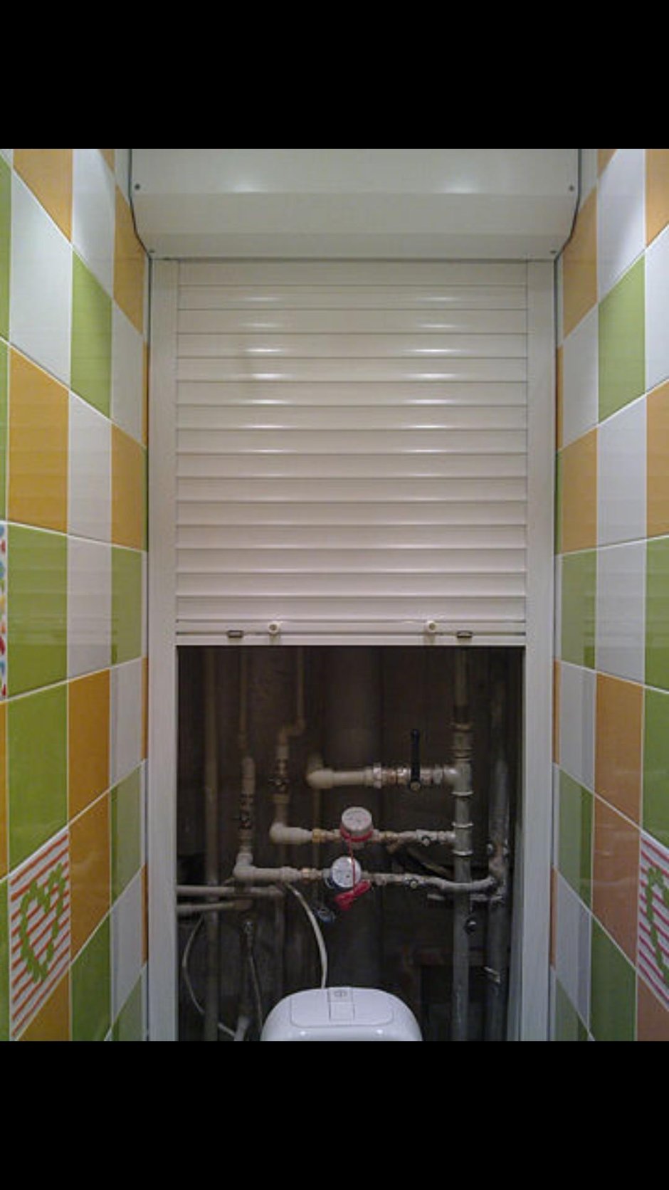 Рулонные шторы в туалете за унитазом (96 фото)