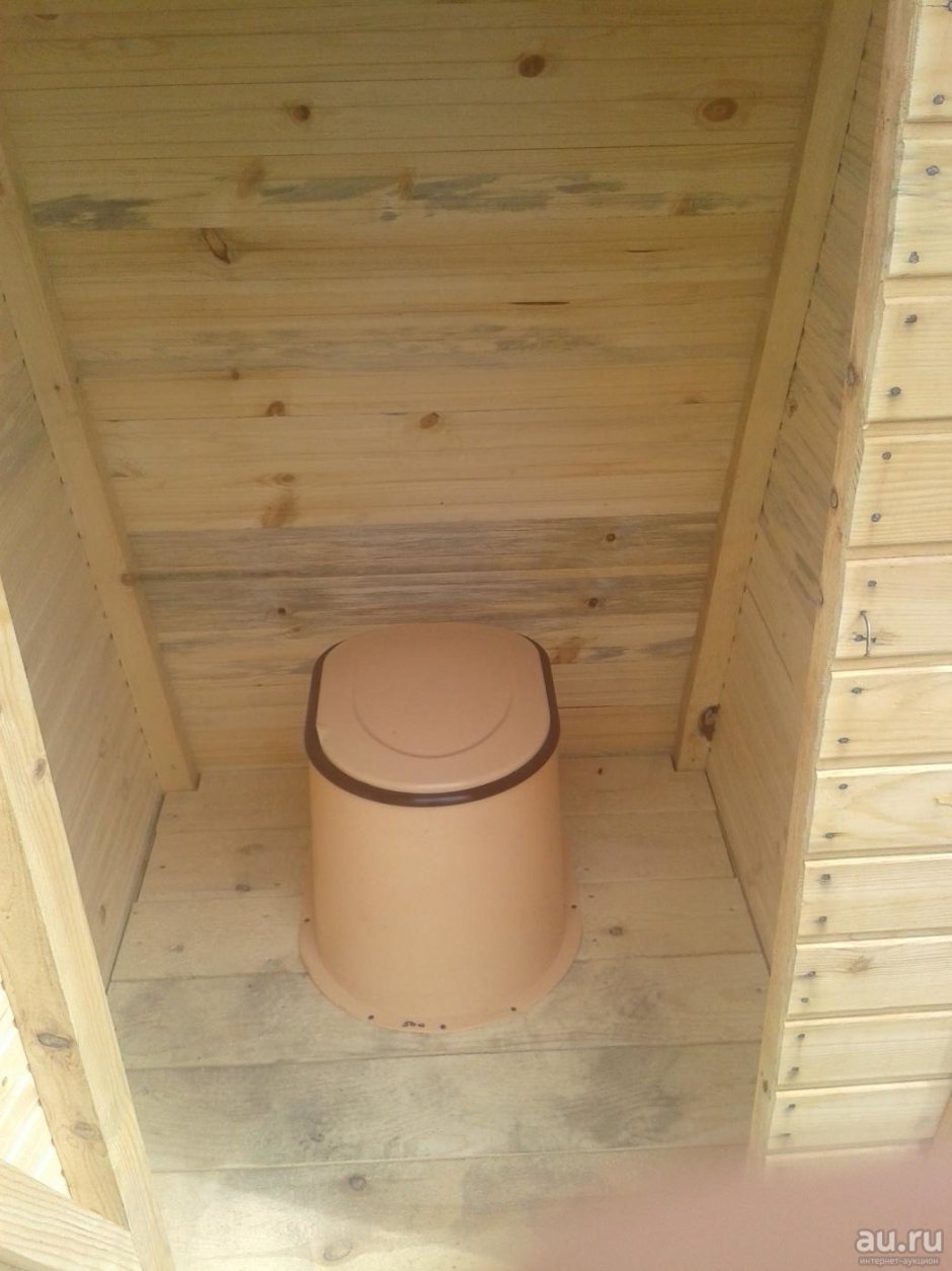 Деревянный стульчак для дачного туалета