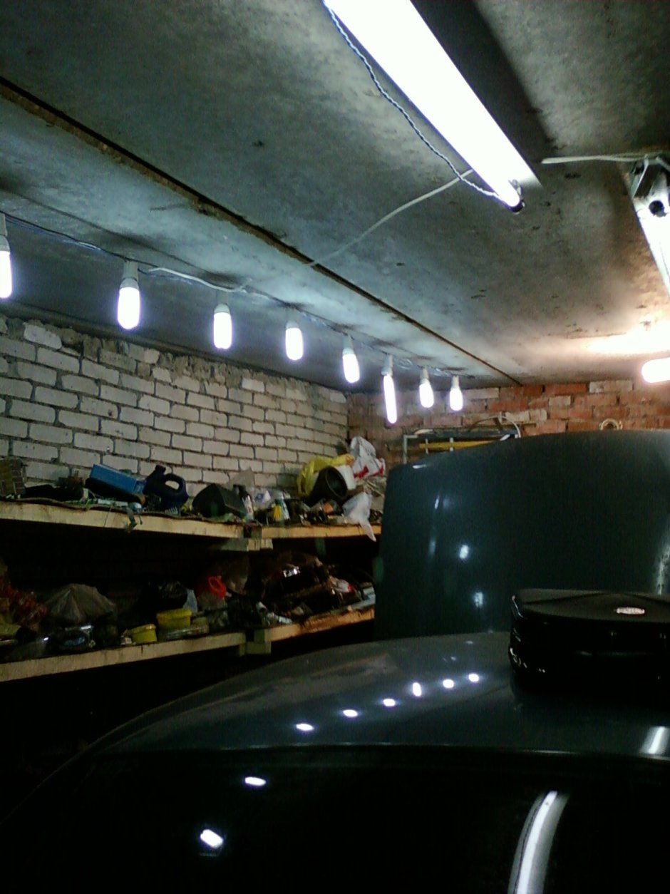 Плафон освещения в гараж