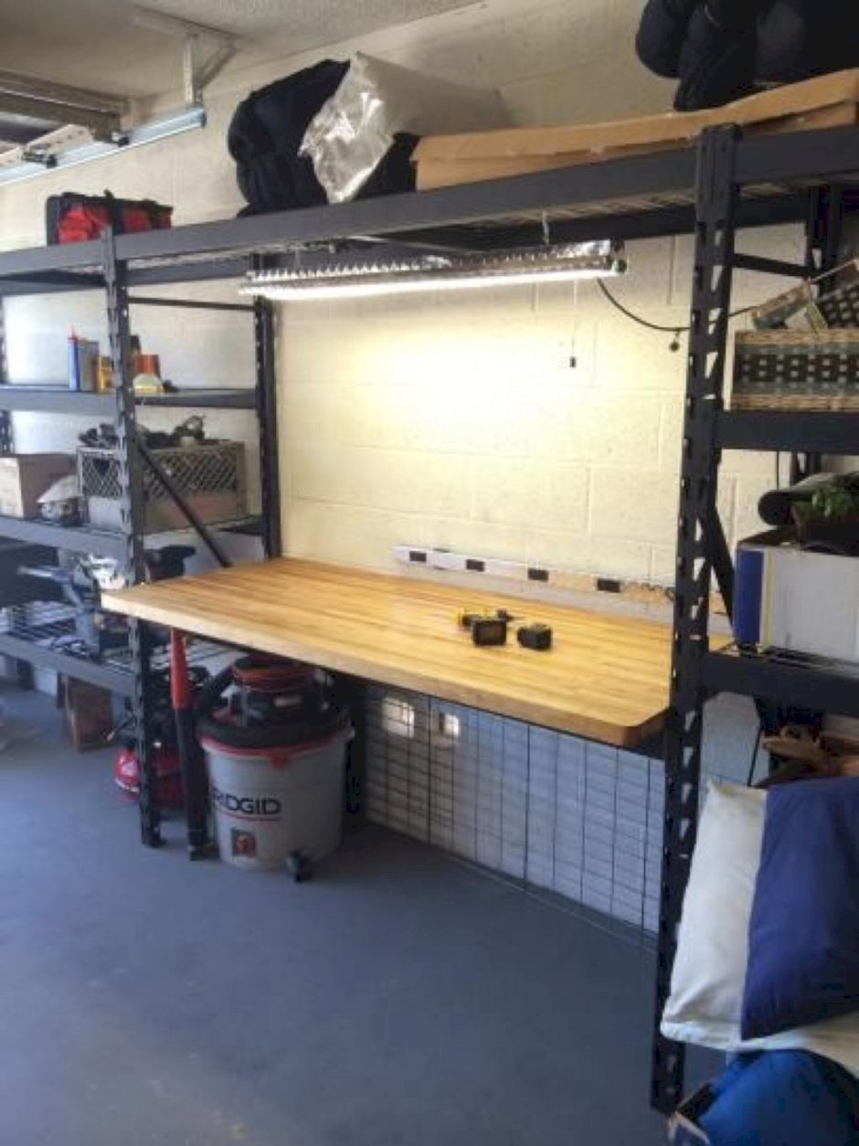 Угловой стол в гараж