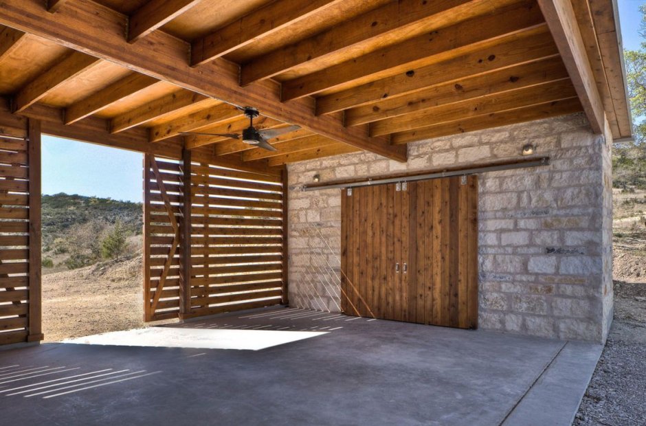 Интерьер деревянного гаража