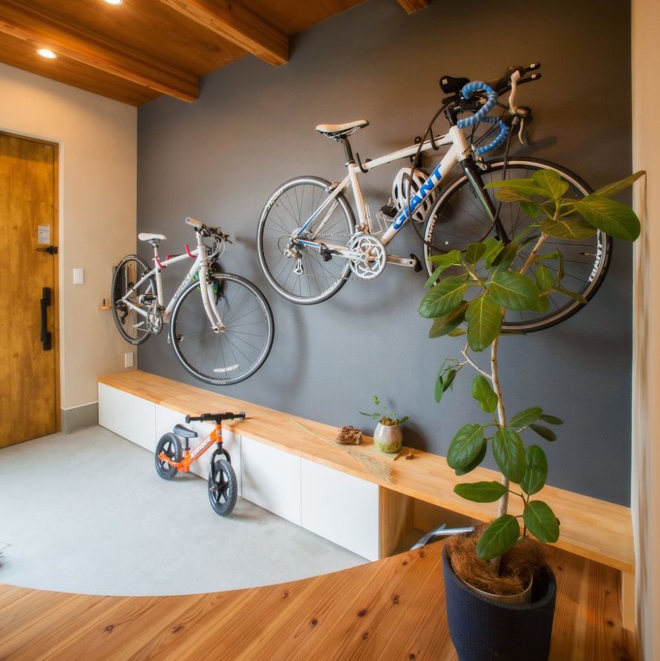 велосипед в интерьере квартиры