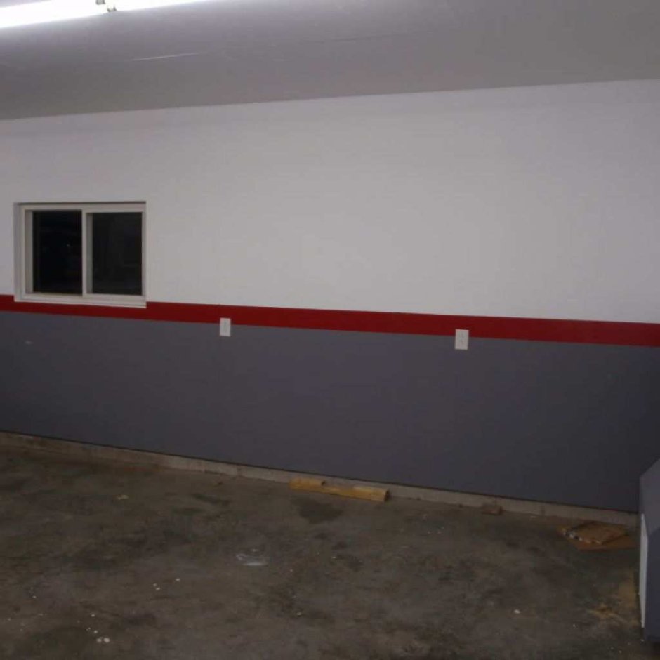 Покраска стен в гараже