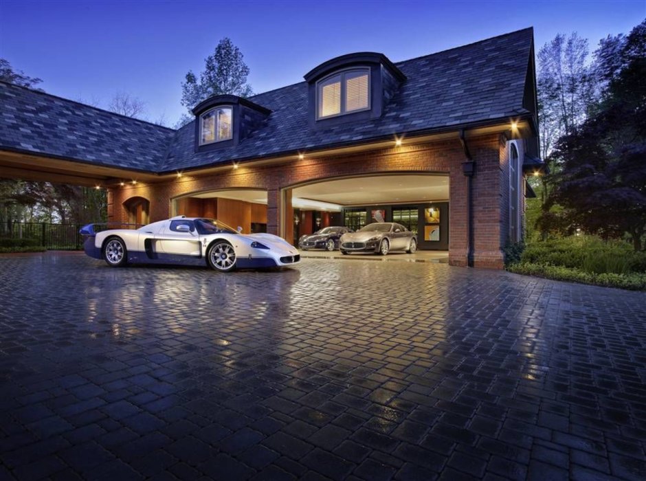 Богатый гараж
