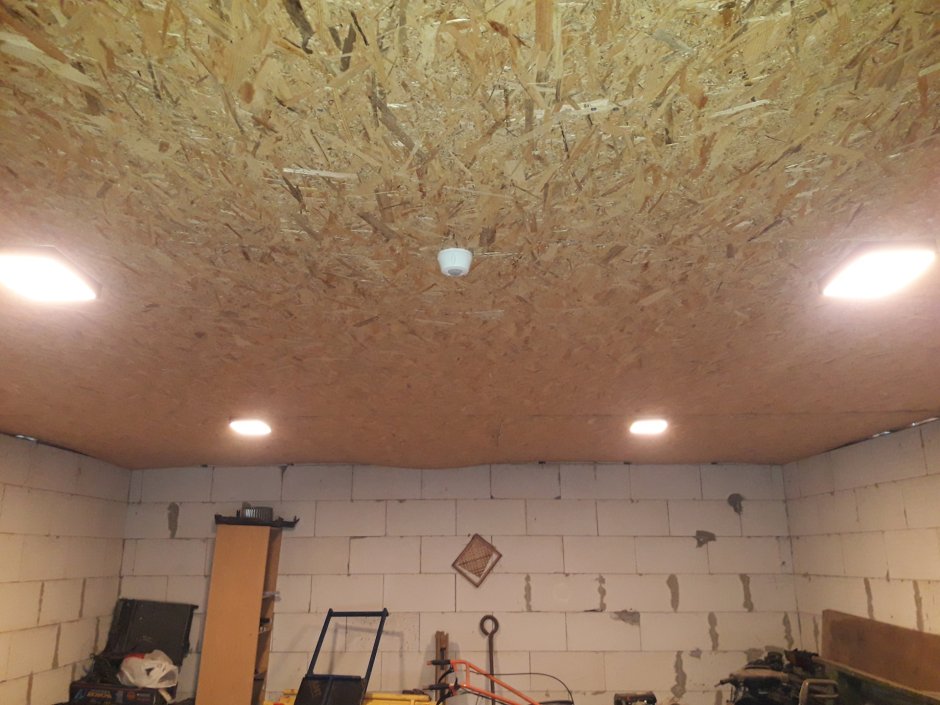 Потолок из OSB В гараже