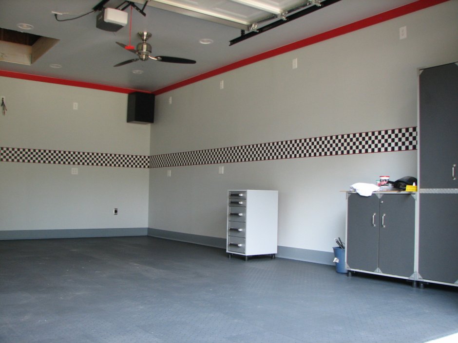 Отделка гаража кафелем