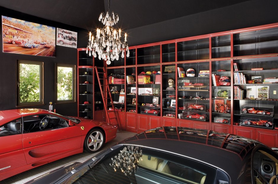 Интерьер гаража в стиле Ferrari