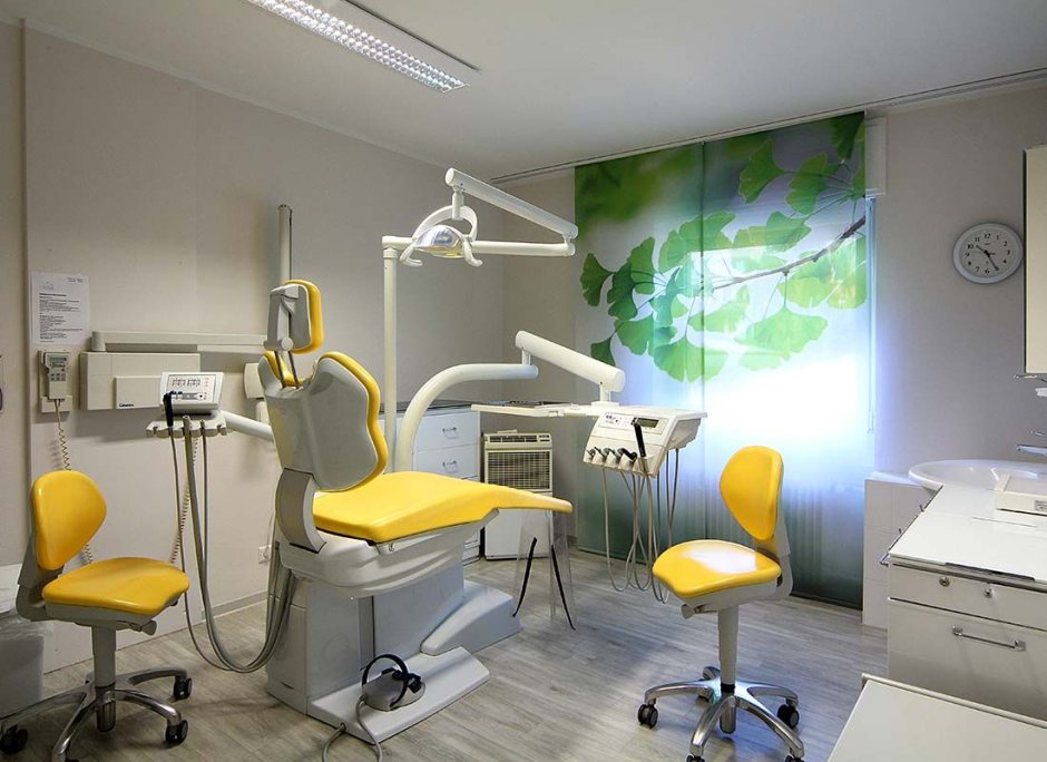 Красивая стоматологическая клиника