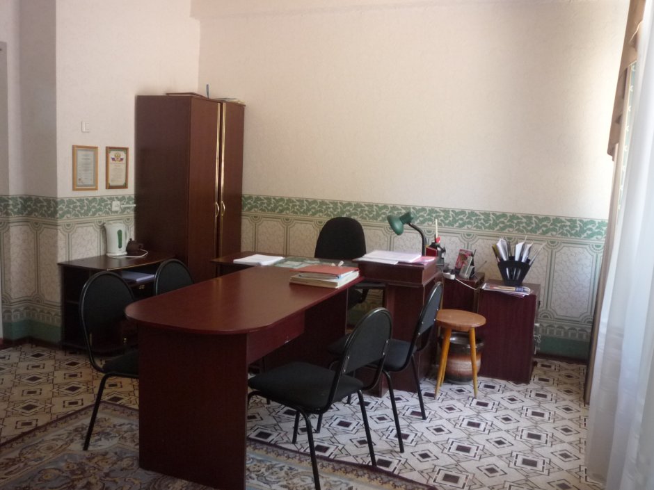 Небольшой кабинет руководителя детского сада Ладушки