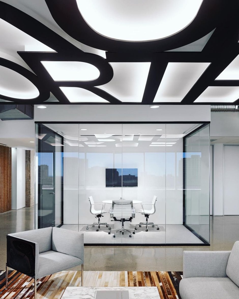 Дизайнерские потолки в офисе