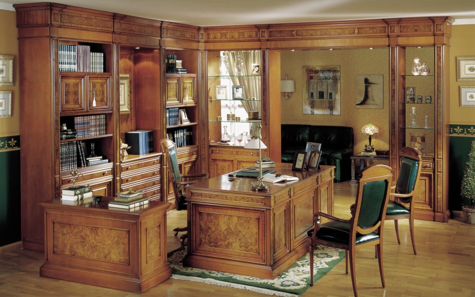 Деревянная библиотека в кабинете