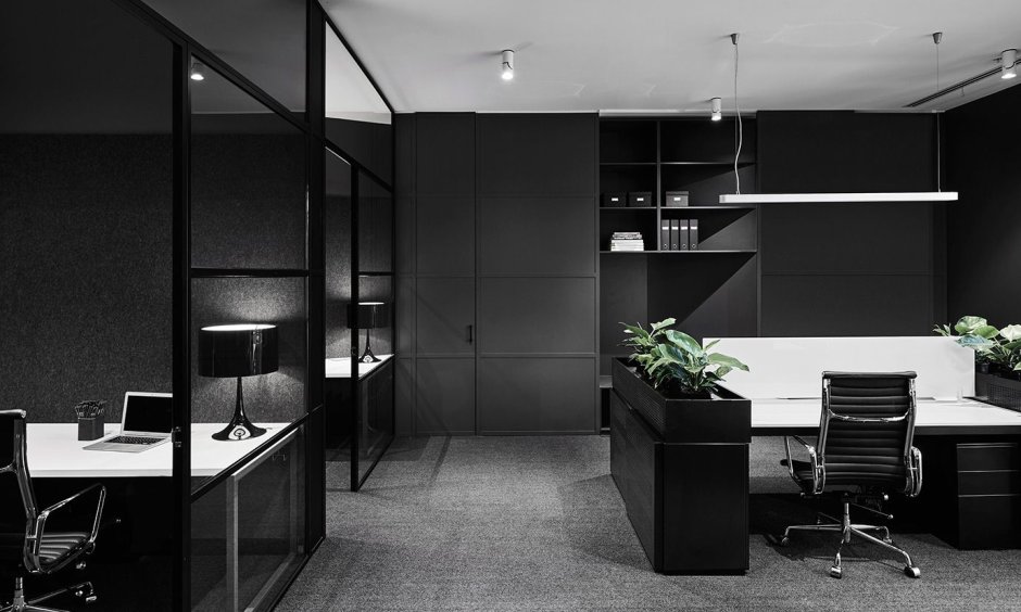 Черно белый интерьер офиса