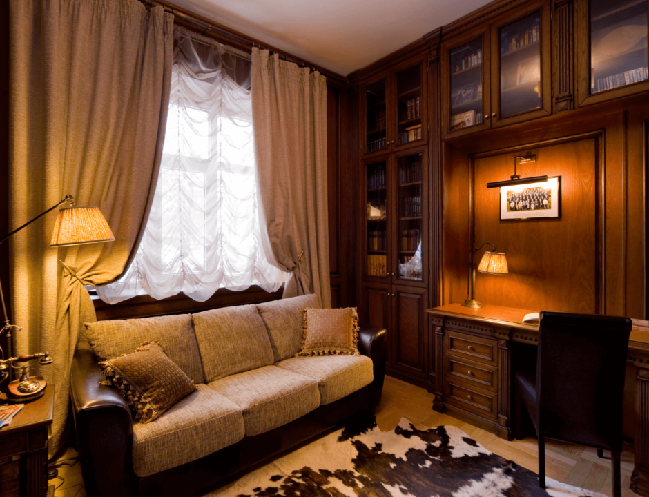 Кабинет в классическом стиле в маленькой комнате