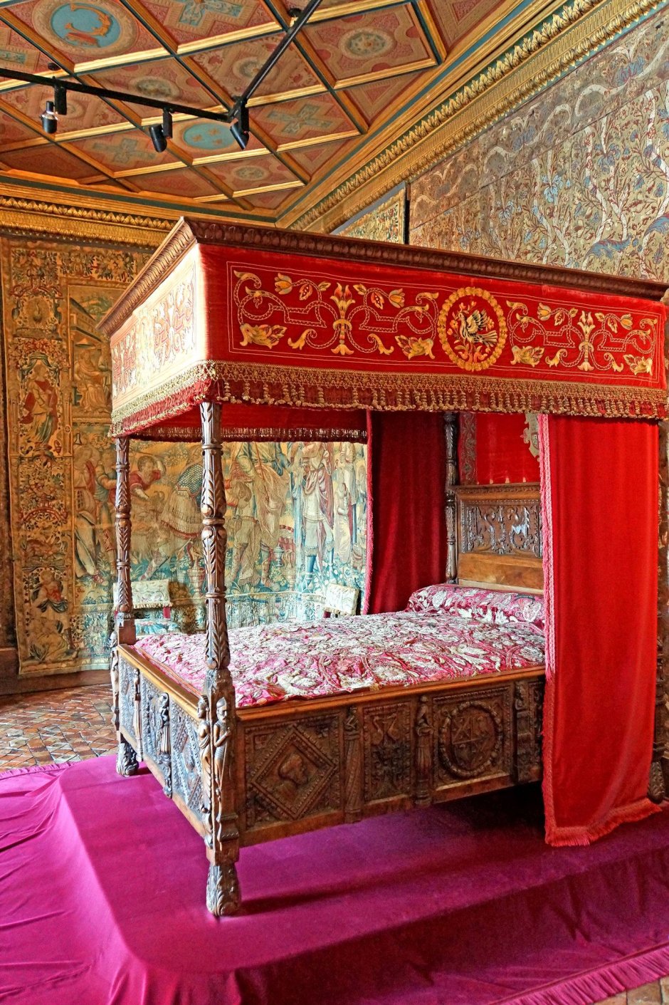 Кровать Екатерины Медичи. Франция.