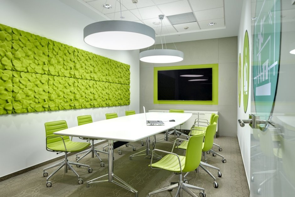 Офис в бело зеленом стиле