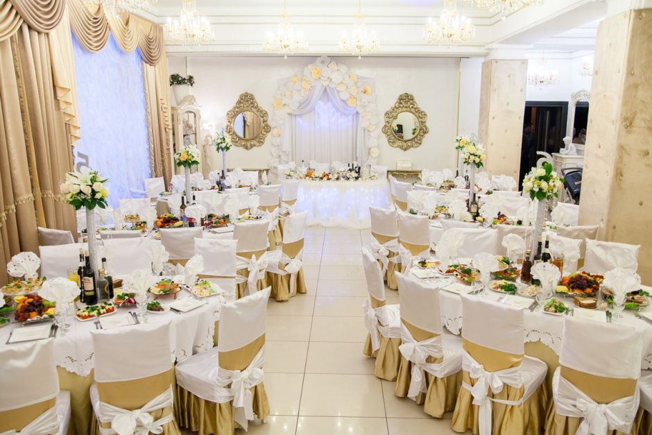 Свадебный зал в классическом стиле