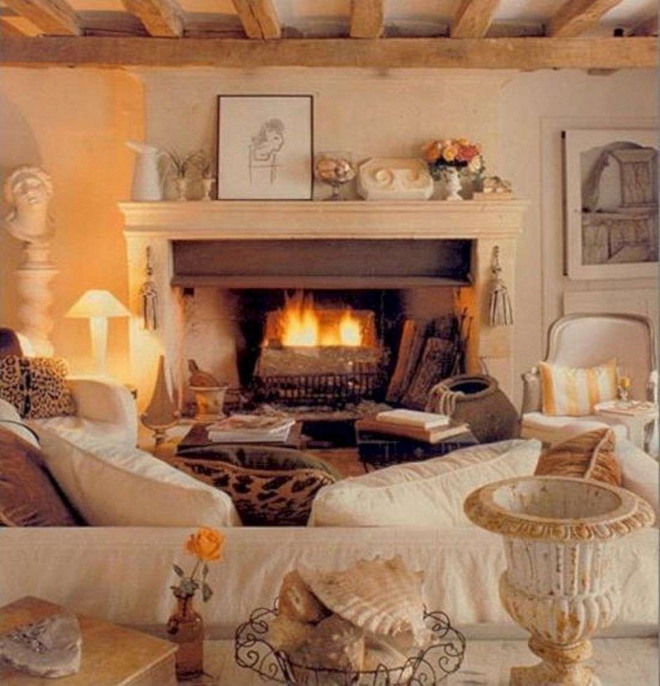 Уютный домик с камином осень