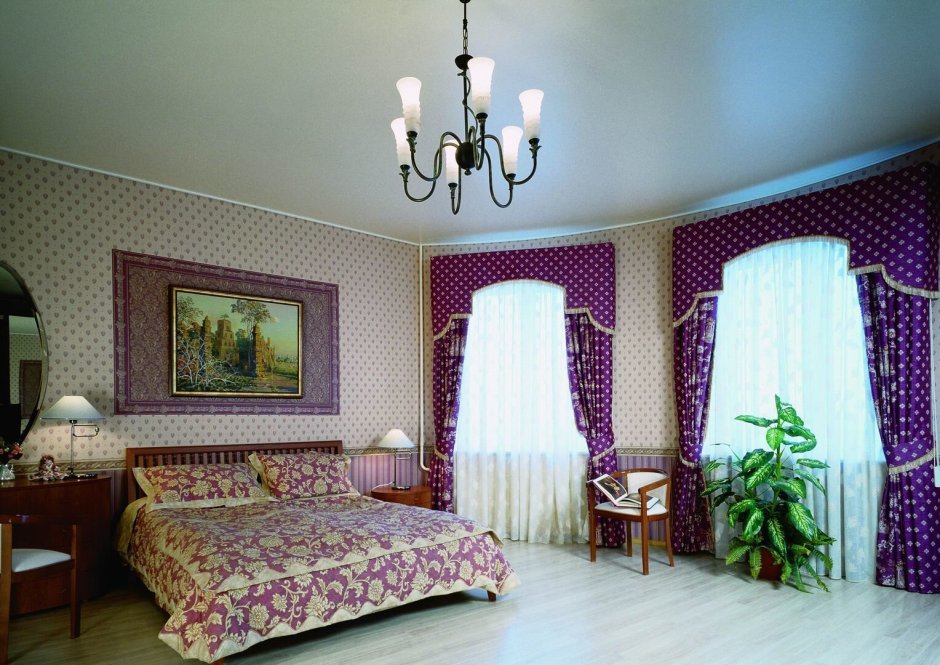 Белый сатиновый натяжной потолок фото спальня