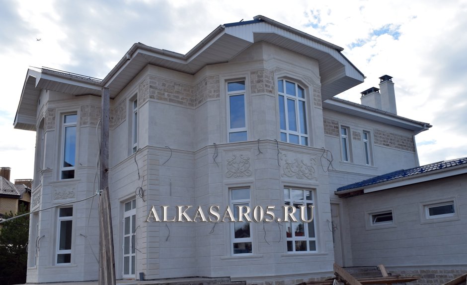 Фасады домов Дагестанский камень белый Акушинский