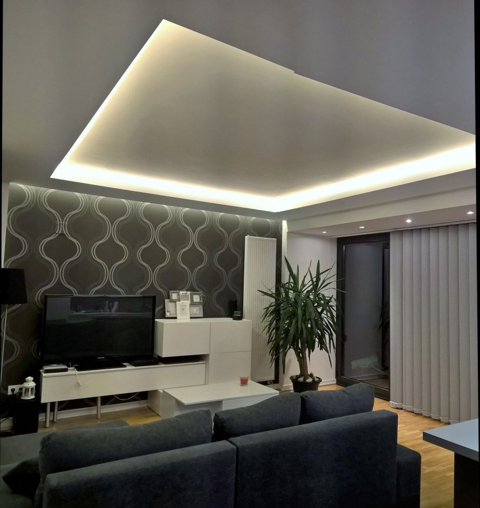 Дизайнерские потолки с подсветкой