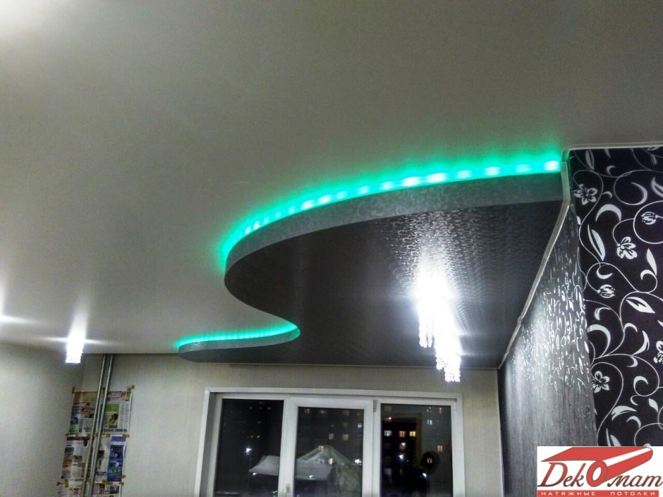 Встроенная светодиодная подсветка потолка