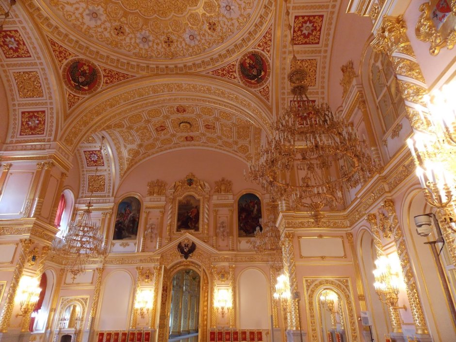 Георгиевский зал Кремля двери