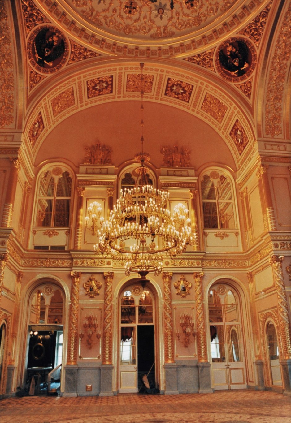 Пол Георгиевский зал большого кремлевского дворца