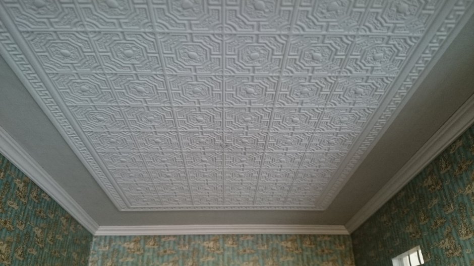 Потолочная плитка на потолок в зал