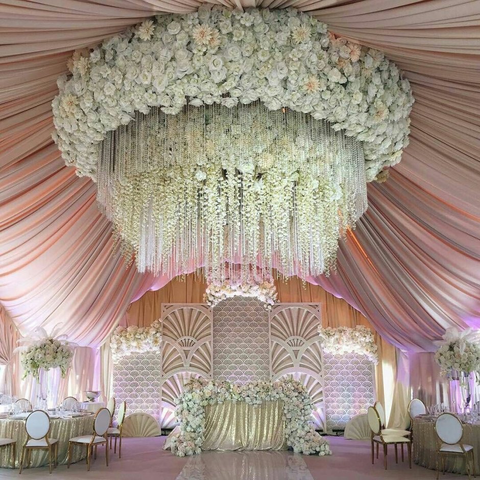 Декорация свадебного зала