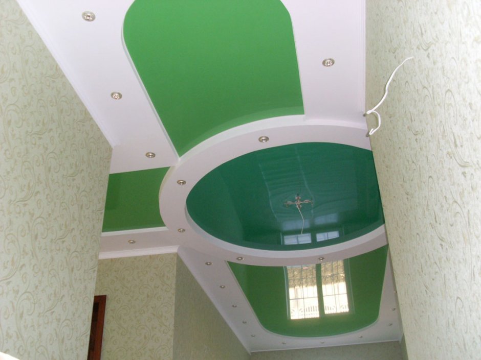 Фигурный потолок для коридора
