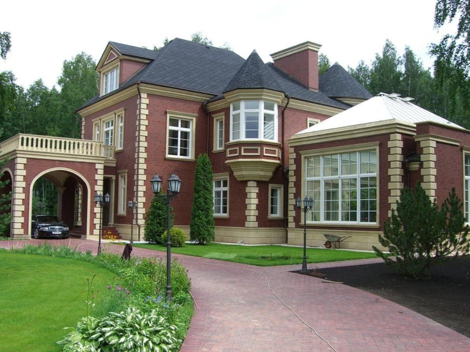Фасады домов в классическом стиле