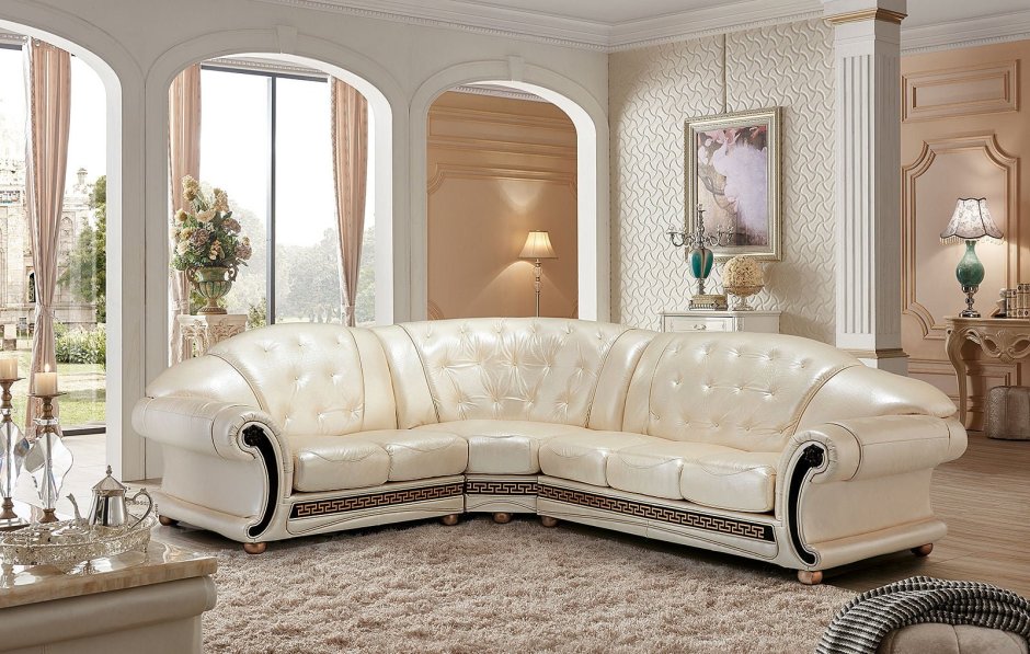Кожаный диван Версаче
