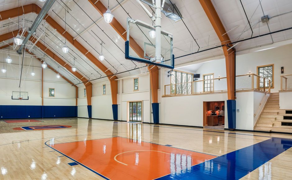 Спортивный баскетбольный зал