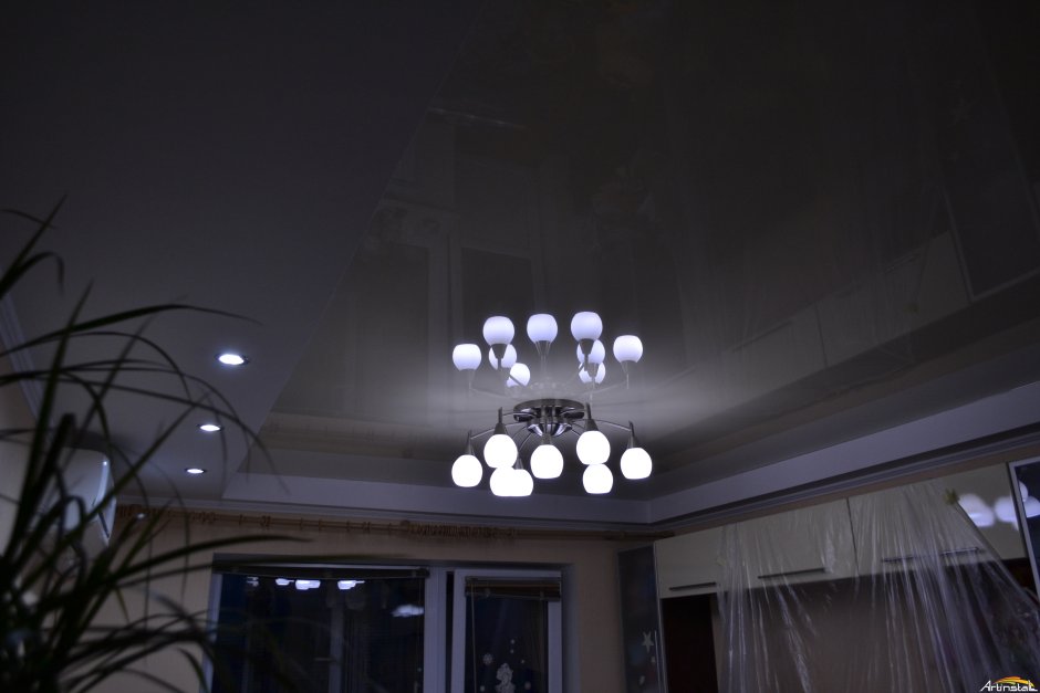 Точечное освещение в зале